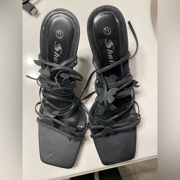 Shein Butterfly Appliqué Heels - Picture 3 of 4